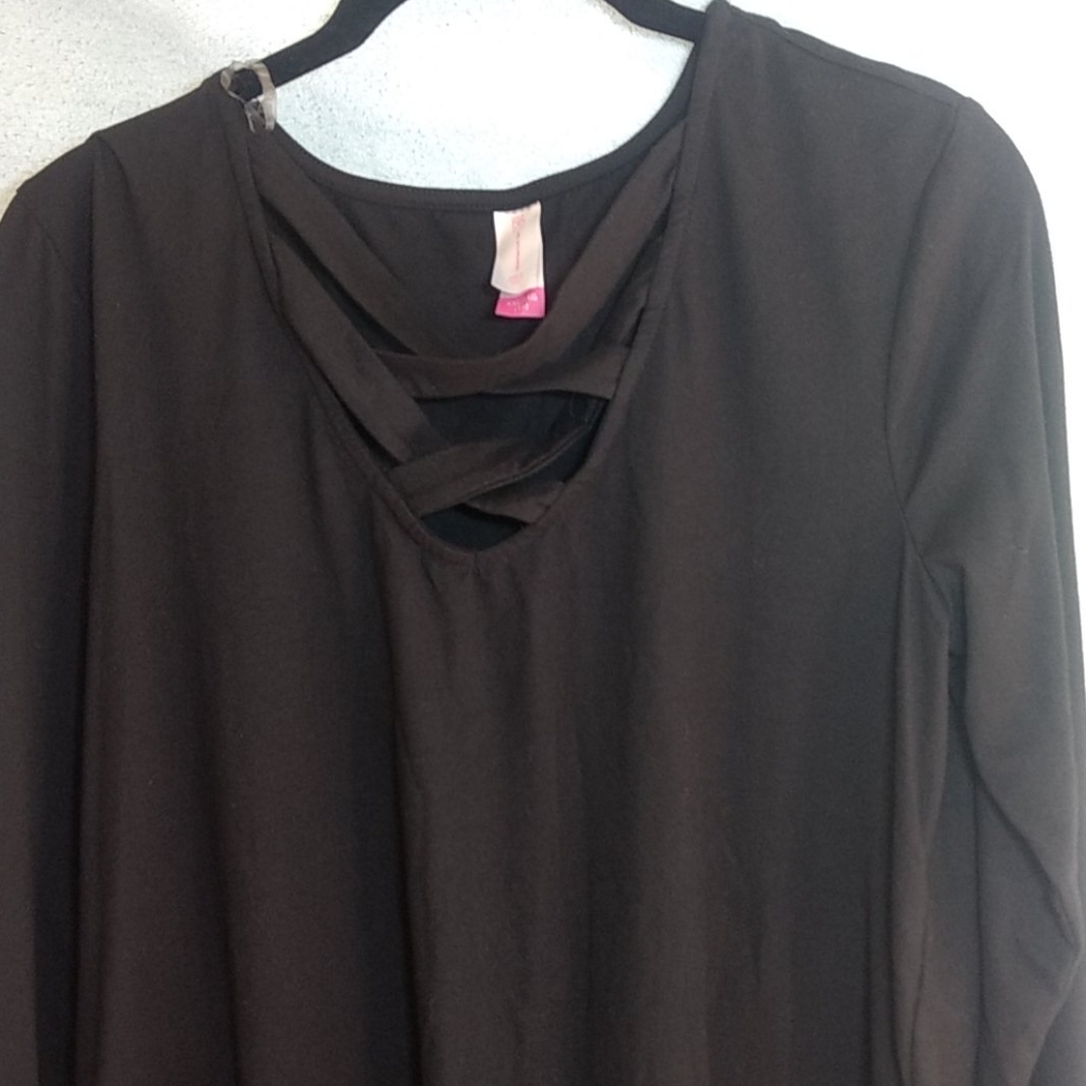 No Boundaries long sleeved T-shirt